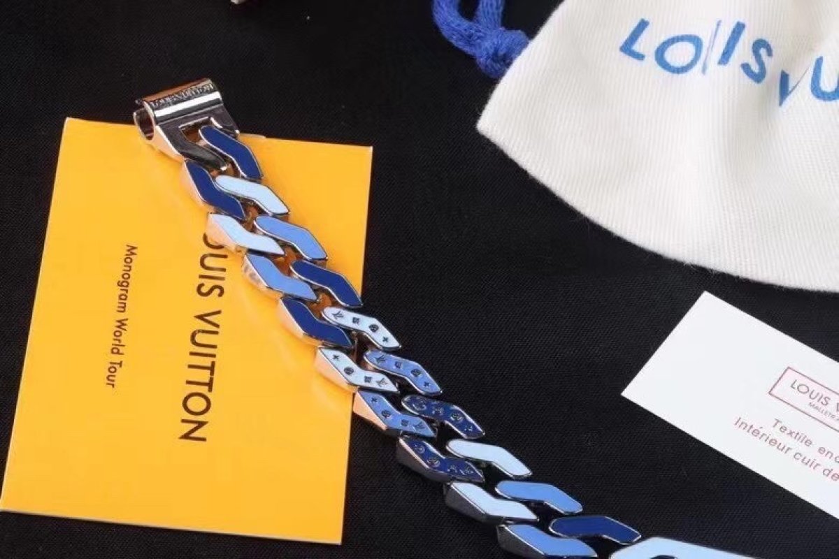Louis Vuitton LV Blue Enamel Chain Necklace 50cm view