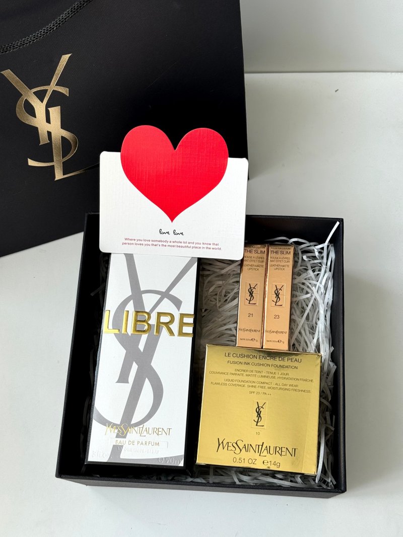 YSL Libre Fragrance & Beauty Set with Cushion Compact Gift Box view