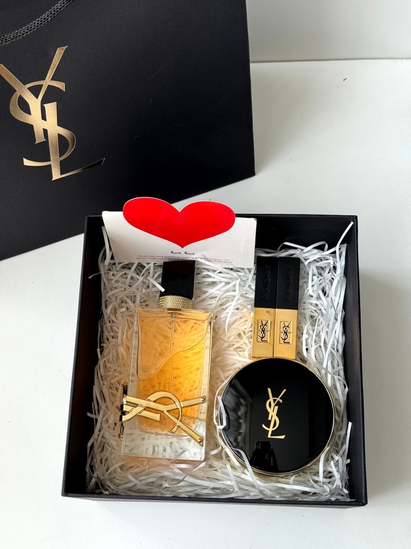 YSL Libre Fragrance & Beauty Set with Cushion Compact Gift Box view
