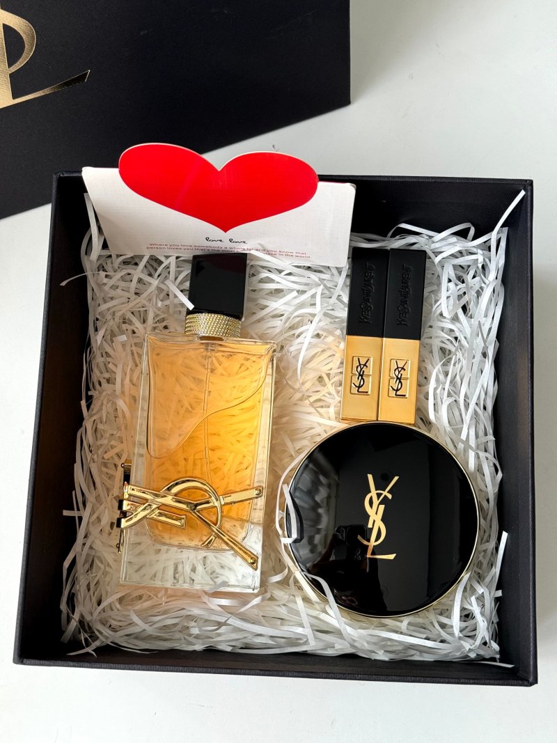 YSL Libre Fragrance & Beauty Set with Cushion Compact Gift Box view