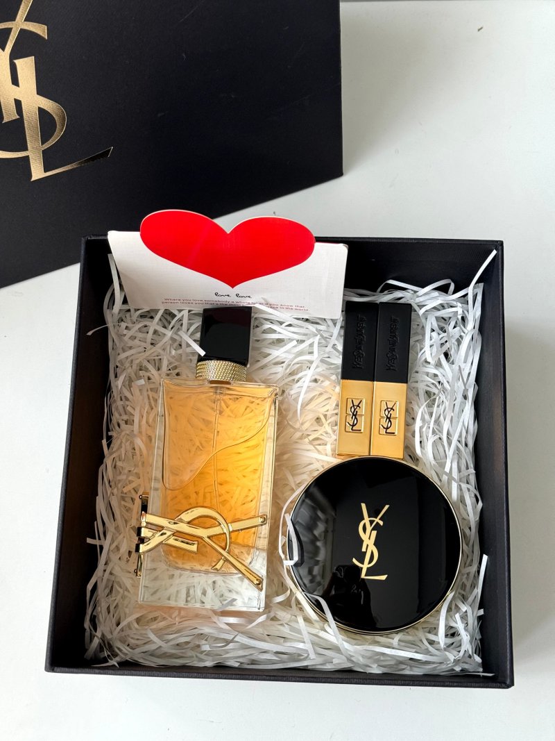 YSL Libre Fragrance & Beauty Set with Cushion Compact Gift Box view