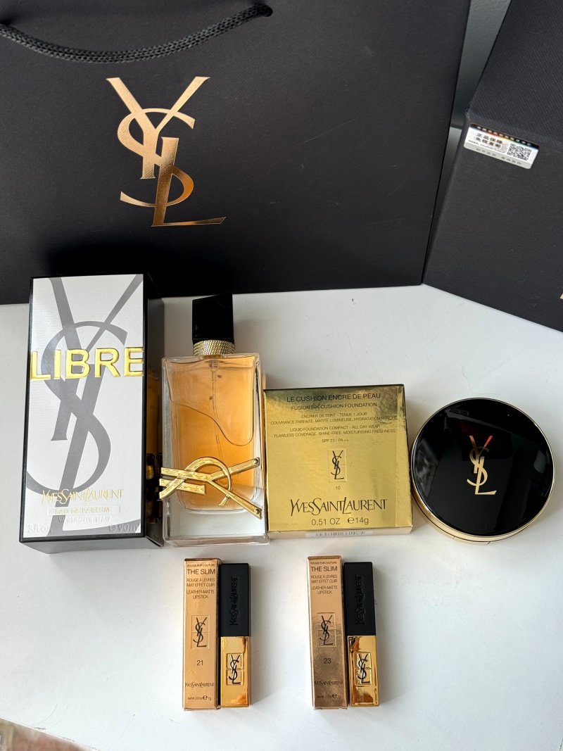 YSL Libre Fragrance & Beauty Set with Cushion Compact Gift Box view