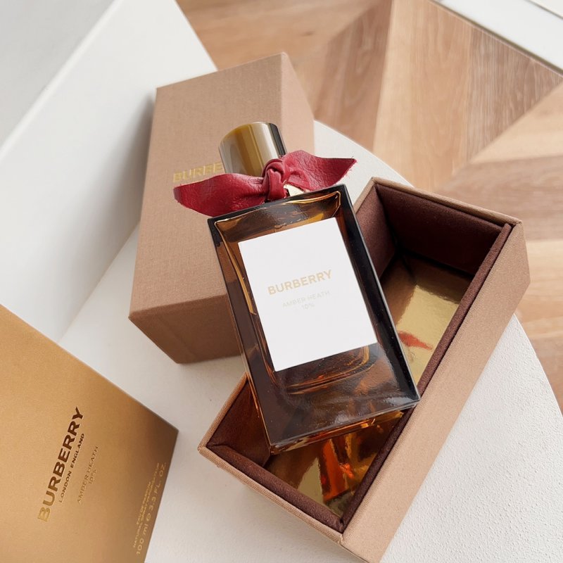 Burberry Amber Heath Eau de Parfum 100ml view