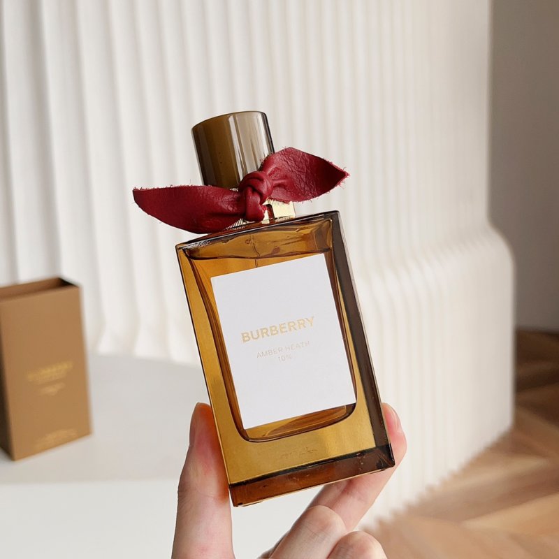 Burberry Amber Heath Eau de Parfum 100ml view
