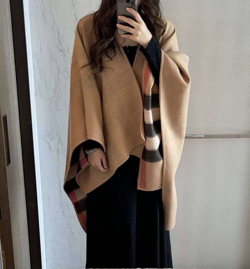 Burberry Double-Sided Check Cashmere Cape Beige view