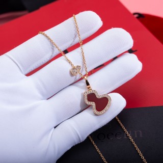 Qeelin Red Agate Gourd Pendant Necklace Gold