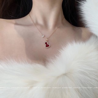 Qeelin Red Agate Gourd Pendant Necklace Gold view 9