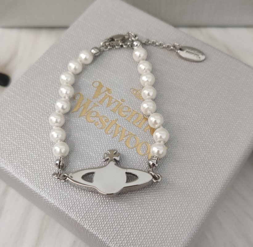 Vivienne Westwood Saturn Pearl Bracelet Silver view