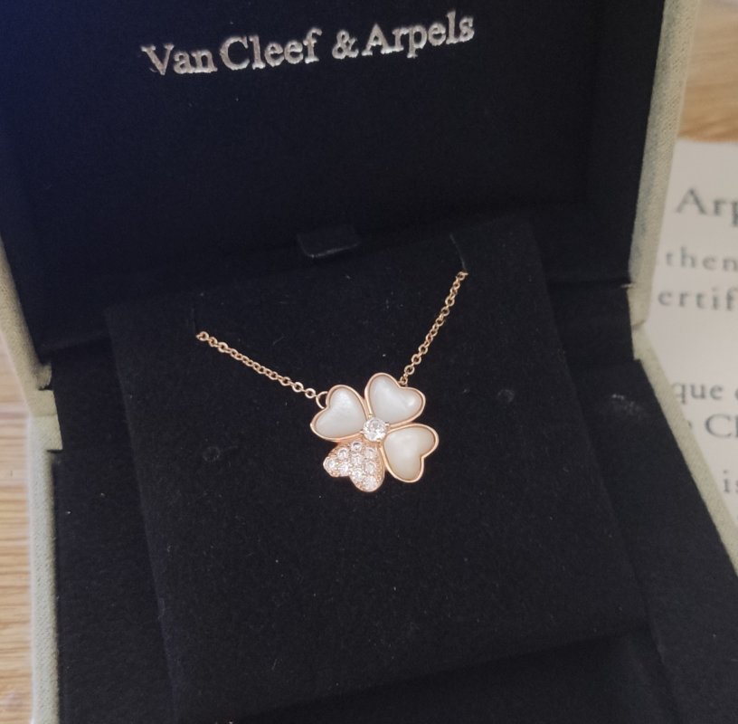 Van Cleef & Arpels Four-Leaf Clover Diamond Pendant Necklace Rose Gold view