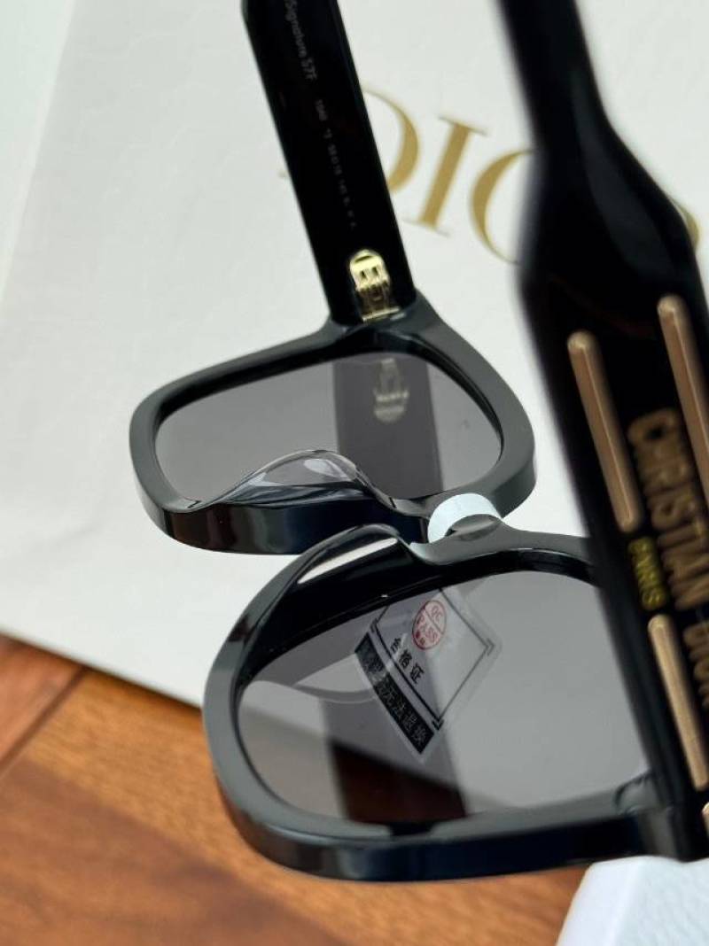 Dior Signature S7F Square Sunglasses Black view