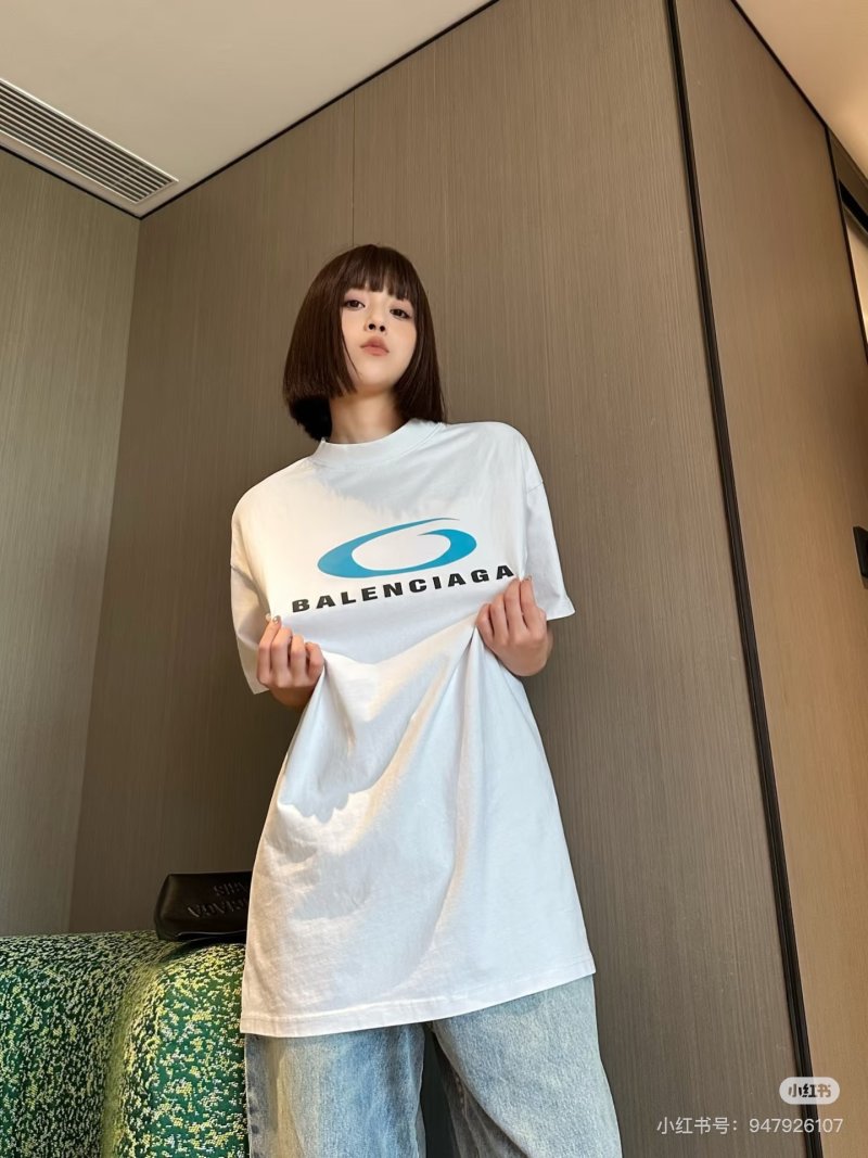 Balenciaga Wave Logo White T-Shirt view