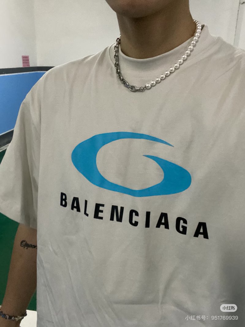 Balenciaga Wave Logo White T-Shirt view