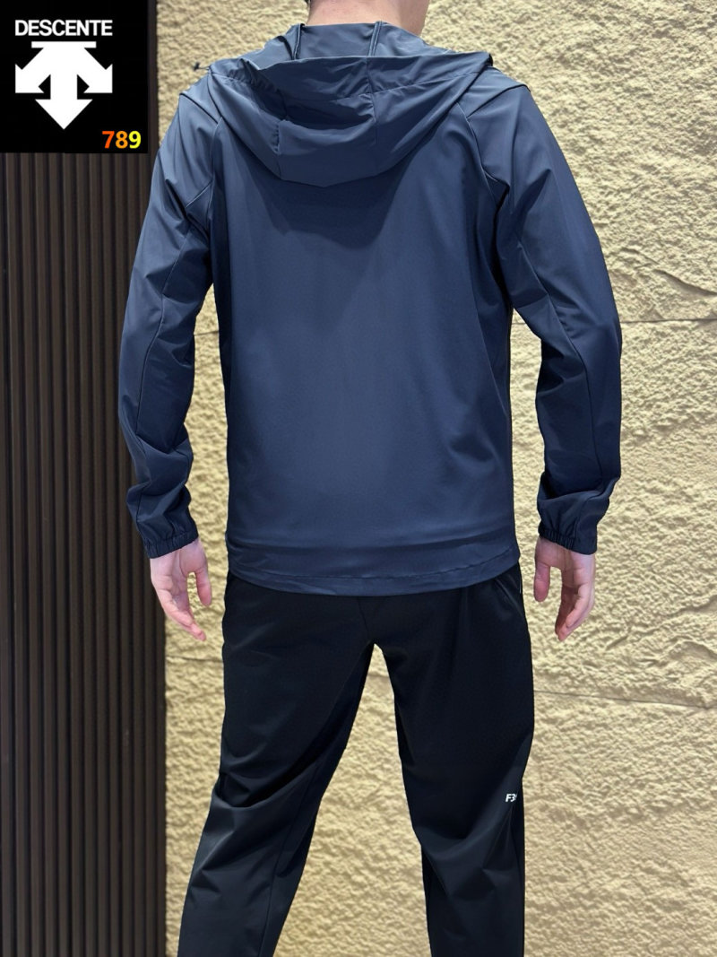 Descente Lightweight Windproof Hooded Jacket Black view