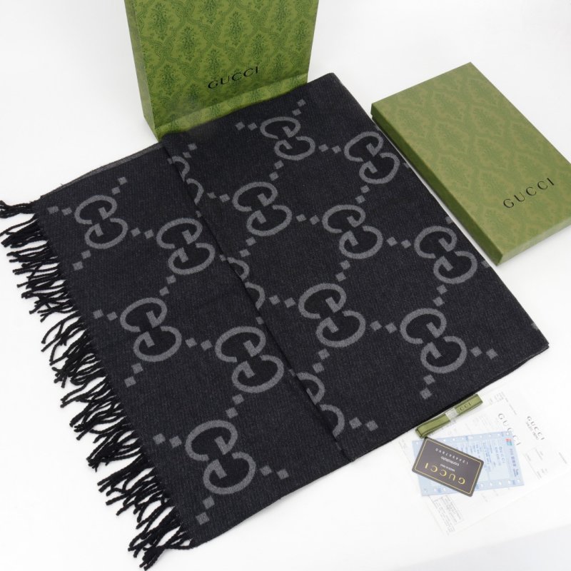 Gucci GG Jacquard Double-Face Knit Scarf Black