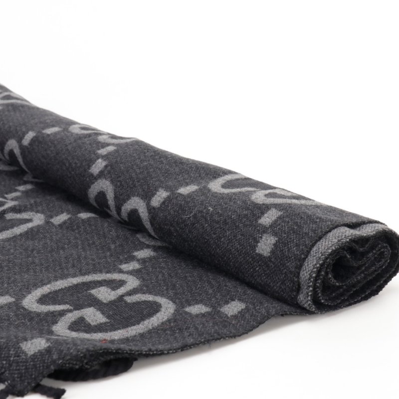 Gucci GG Jacquard Double-Face Knit Scarf Black view