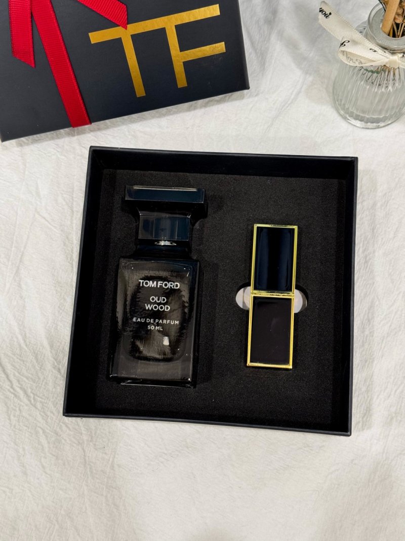 Tom Ford Black Orchid & Rouge Lipstick Luxury Gift Set view