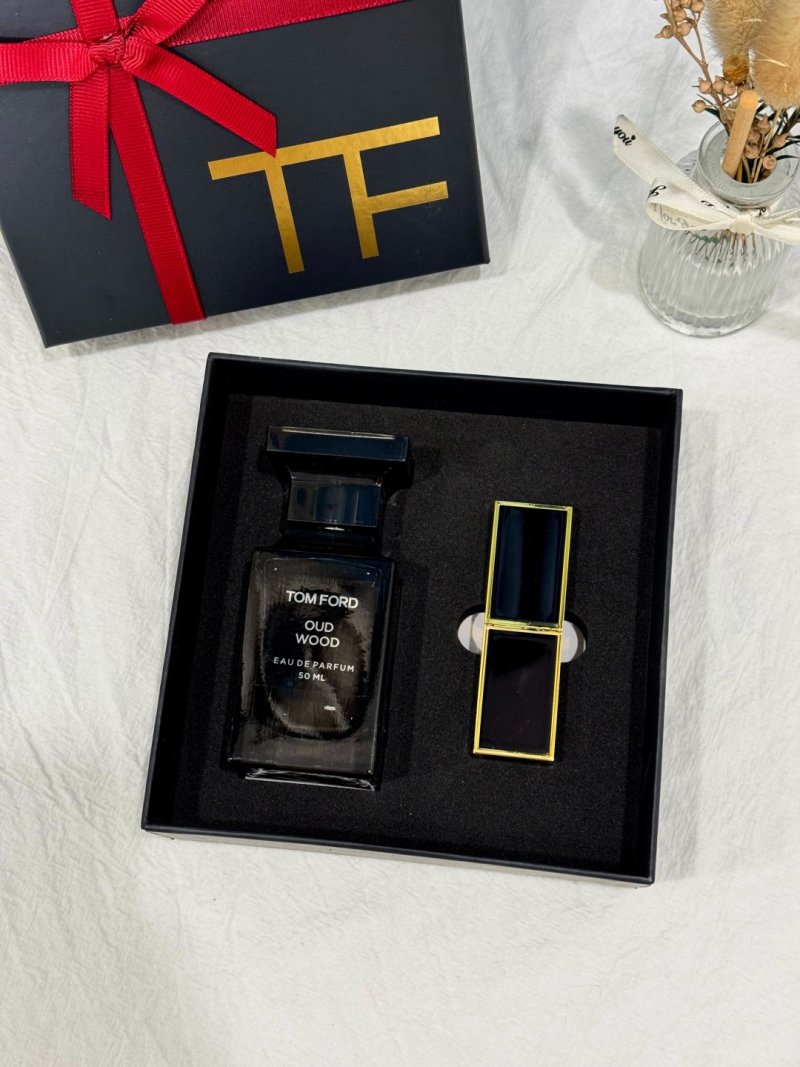 Tom Ford Black Orchid & Rouge Lipstick Luxury Gift Set view