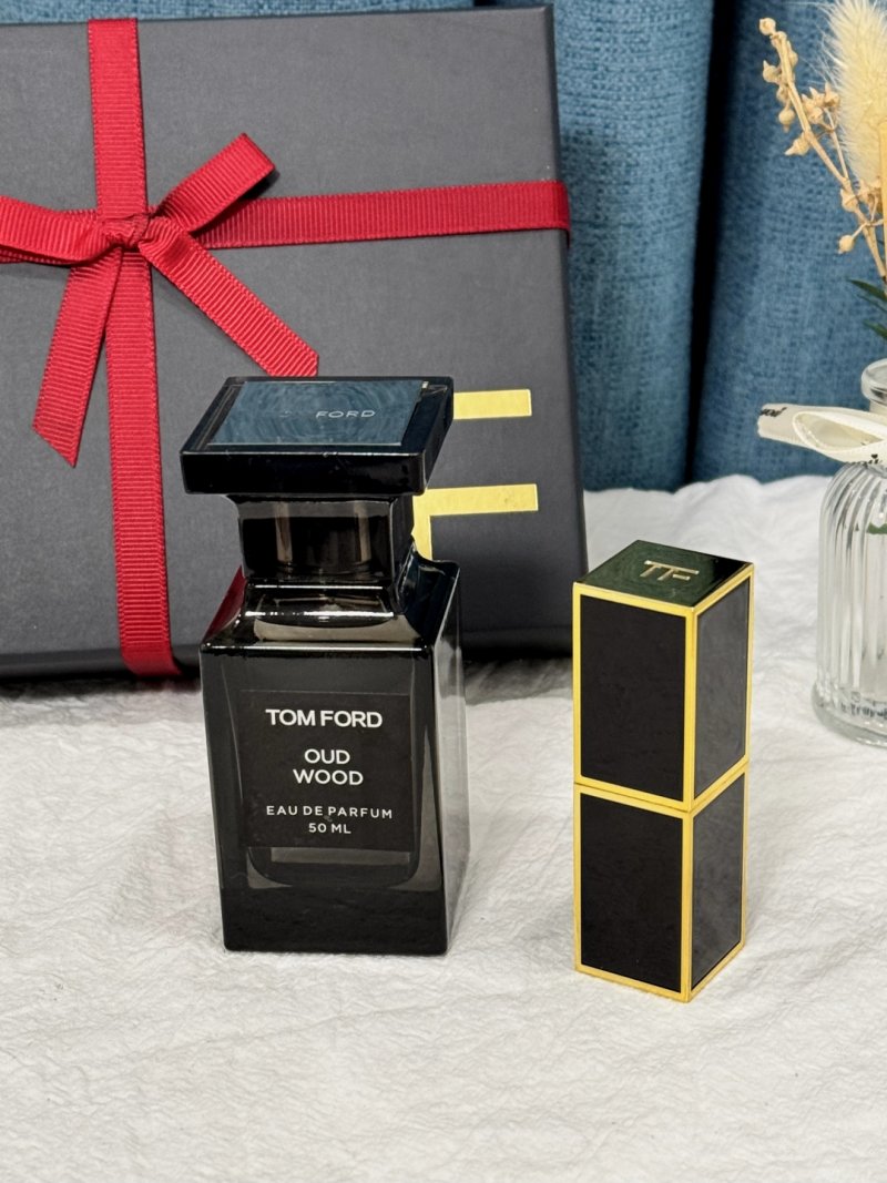 Tom Ford Black Orchid & Rouge Lipstick Luxury Gift Set view