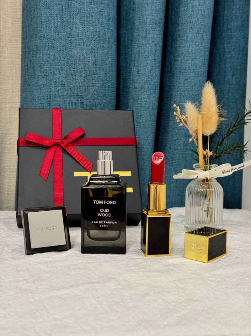 Tom Ford Black Orchid & Rouge Lipstick Luxury Gift Set view