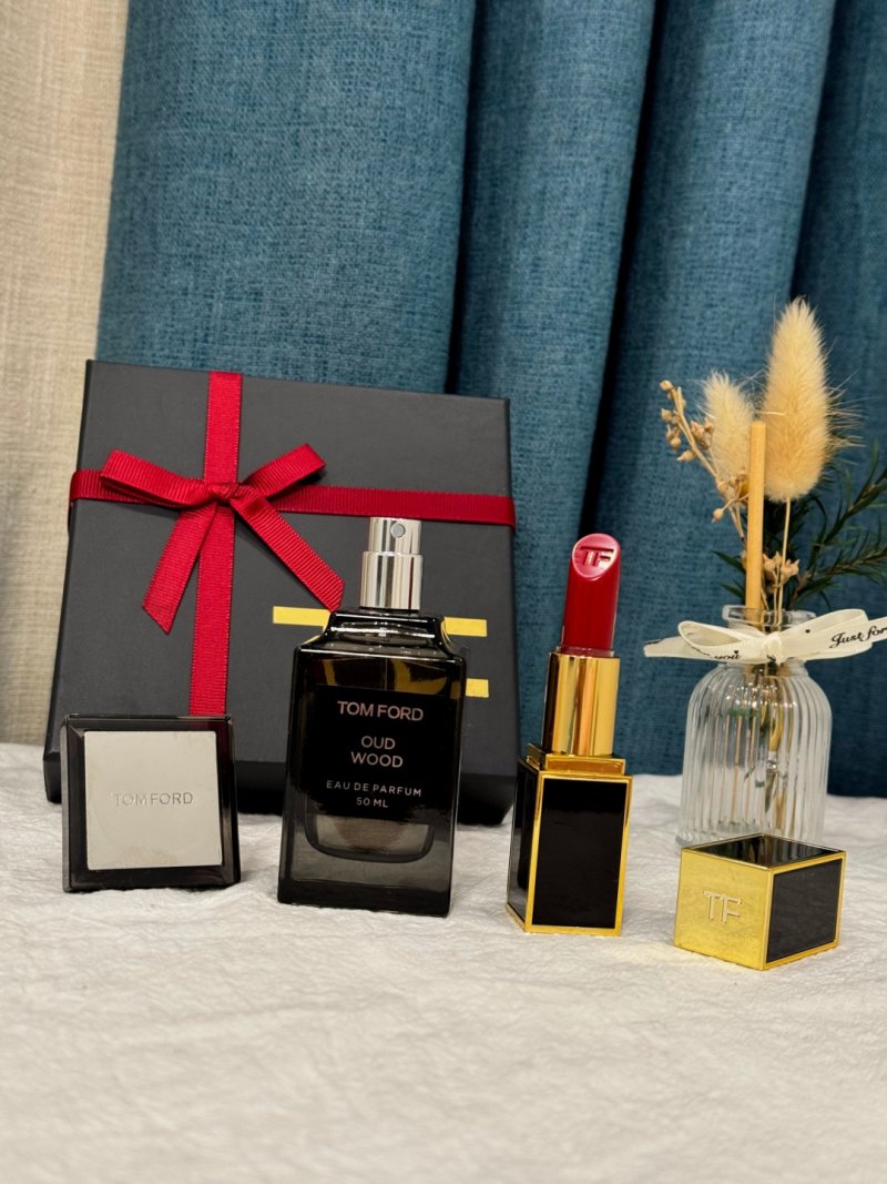 Tom Ford Black Orchid & Rouge Lipstick Luxury Gift Set view
