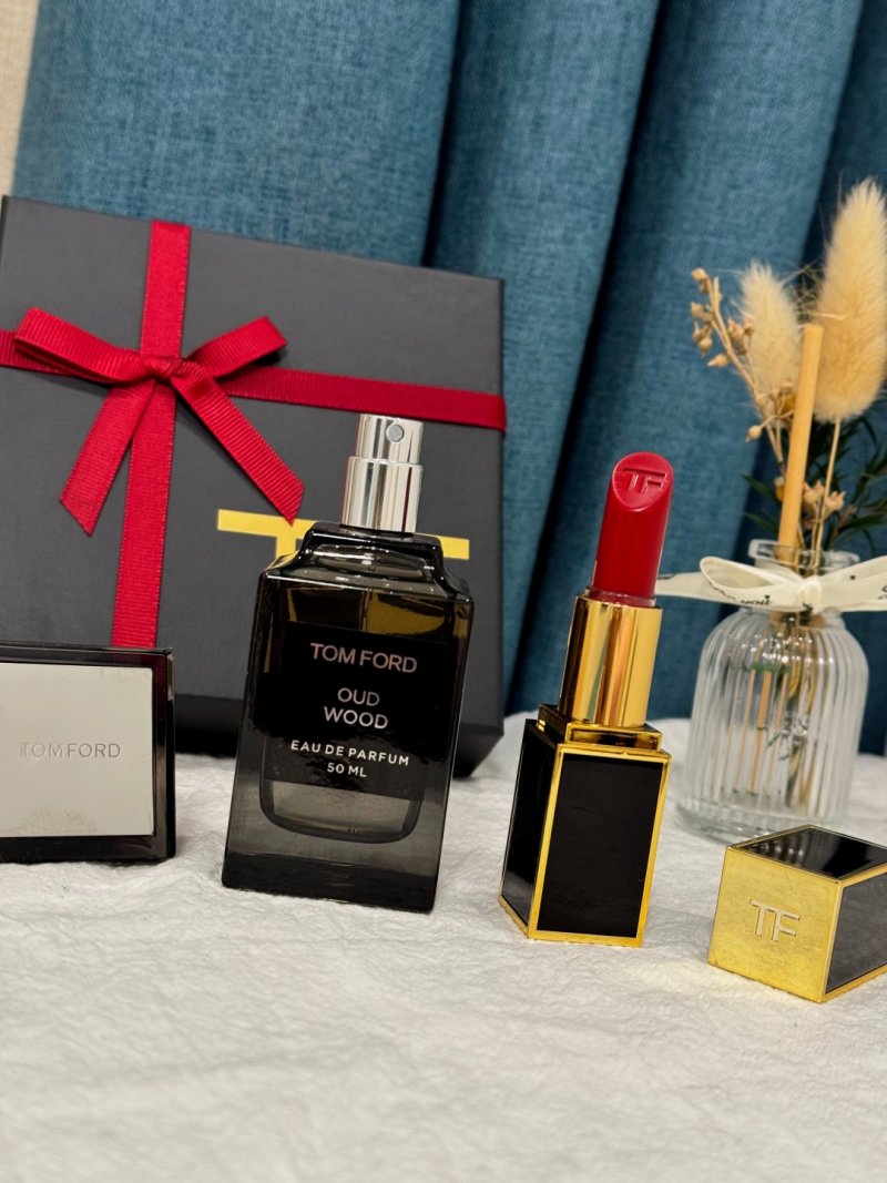 Tom Ford Black Orchid & Rouge Lipstick Luxury Gift Set view