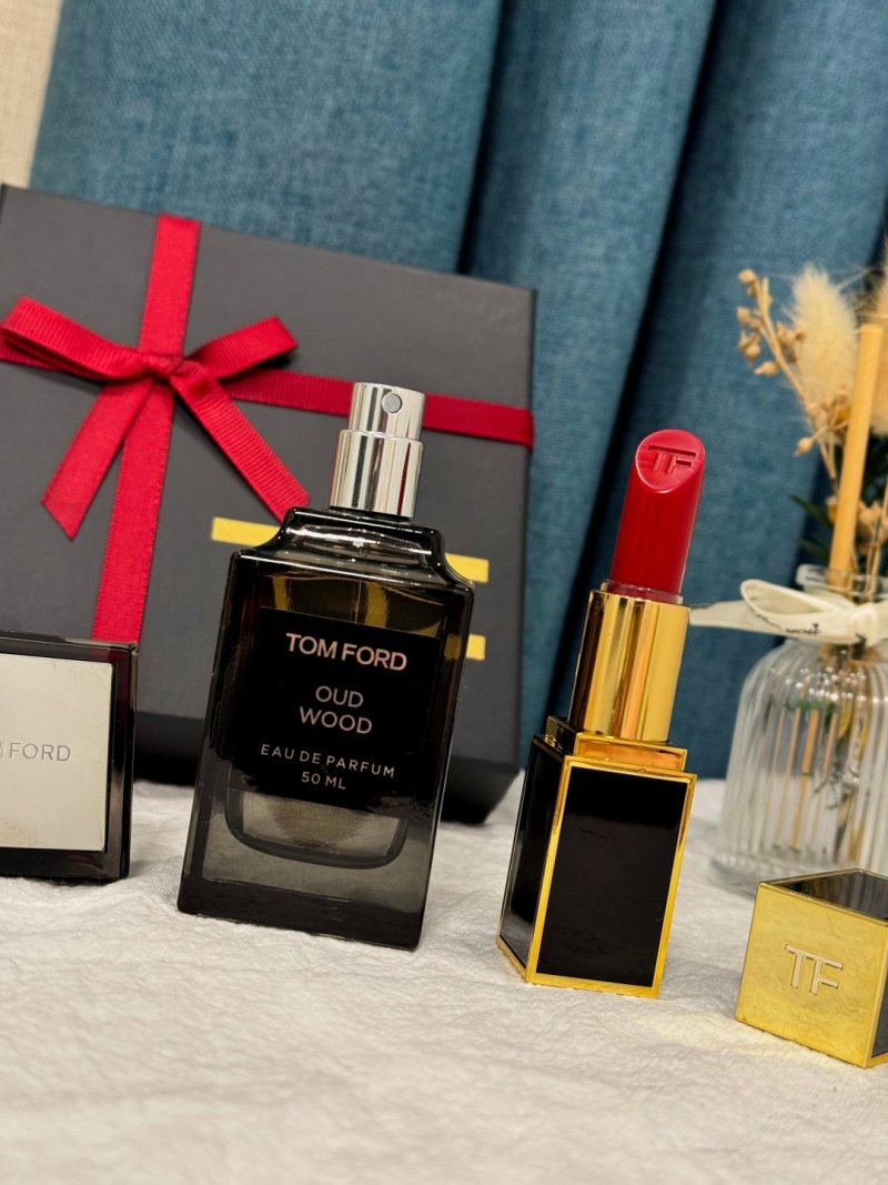 Tom Ford Black Orchid & Rouge Lipstick Luxury Gift Set view