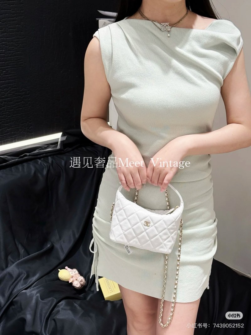 Chanel Black Quilted CC Chain Shoulder Bag view