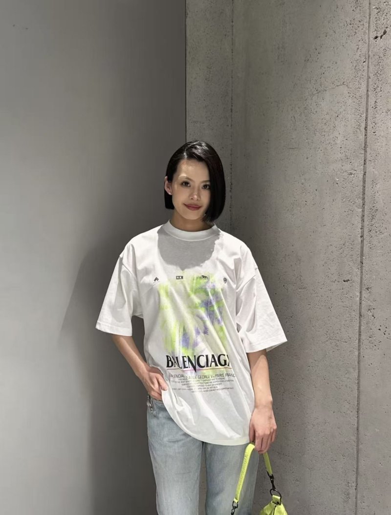 Balenciaga Gradient Graphic White T-Shirt view