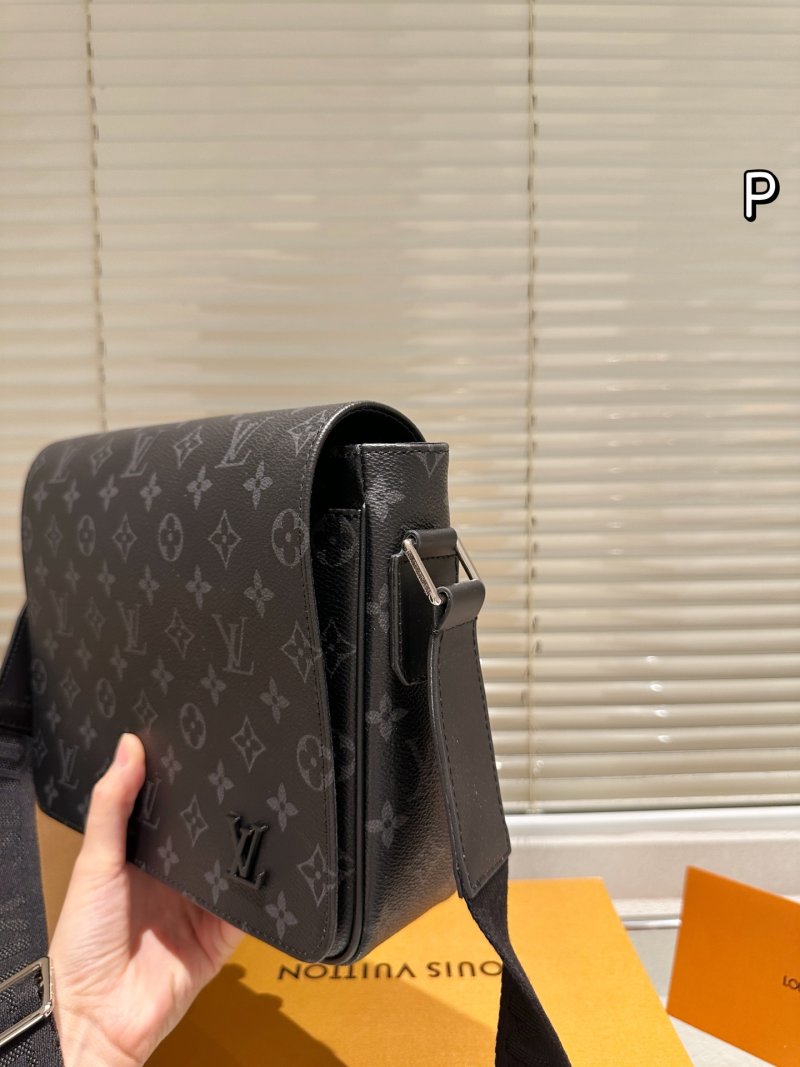 Louis Vuitton Monogram Canvas Messenger Bag Black view