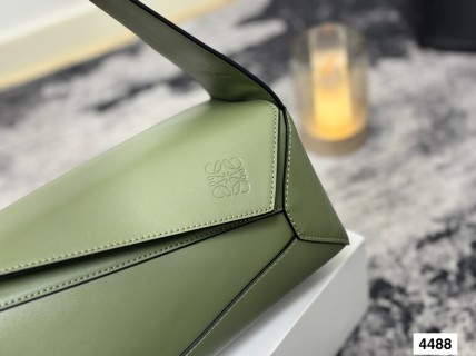 Loewe Geometric Puzzle Hobo Underarm Bag - Sage Green view 2