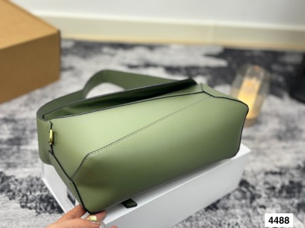 Loewe Geometric Puzzle Hobo Underarm Bag - Sage Green view 4