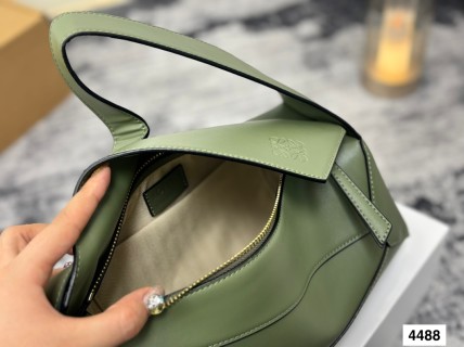 Loewe Geometric Puzzle Hobo Underarm Bag - Sage Green view 8