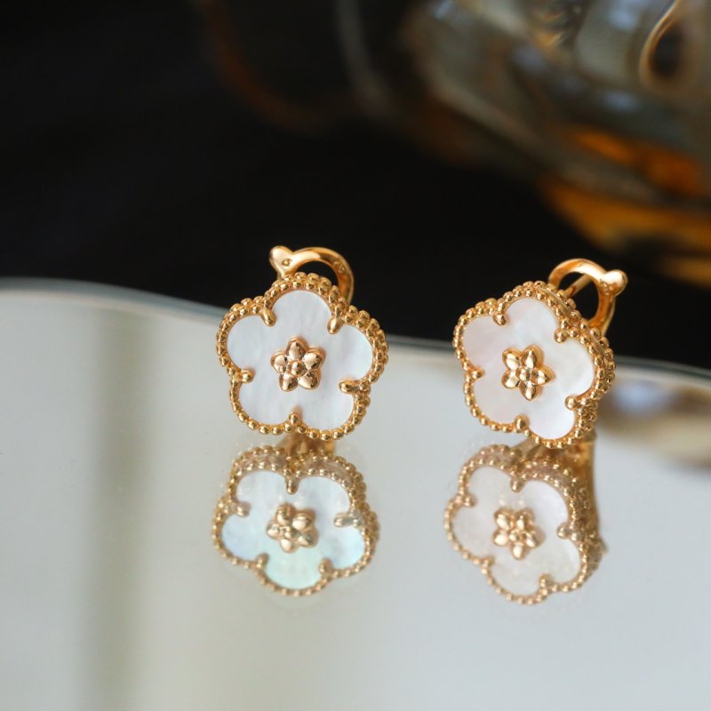 VCA Lucky Spring Plum Blossom Earrings - Rose Gold & White Mother of Pearl