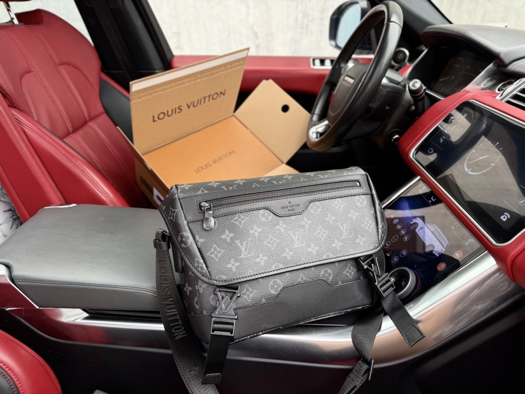 Louis Vuitton Messenger Voyager PM Black Shoulder Bag view