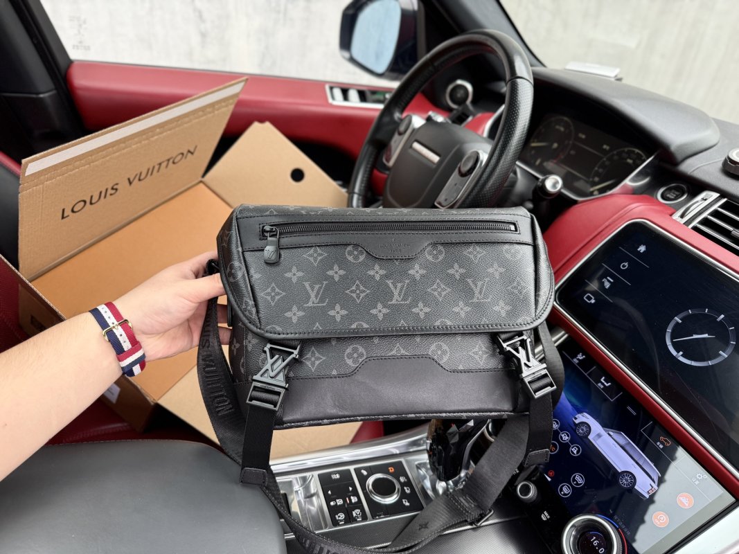 Louis Vuitton Messenger Voyager PM Black Shoulder Bag view