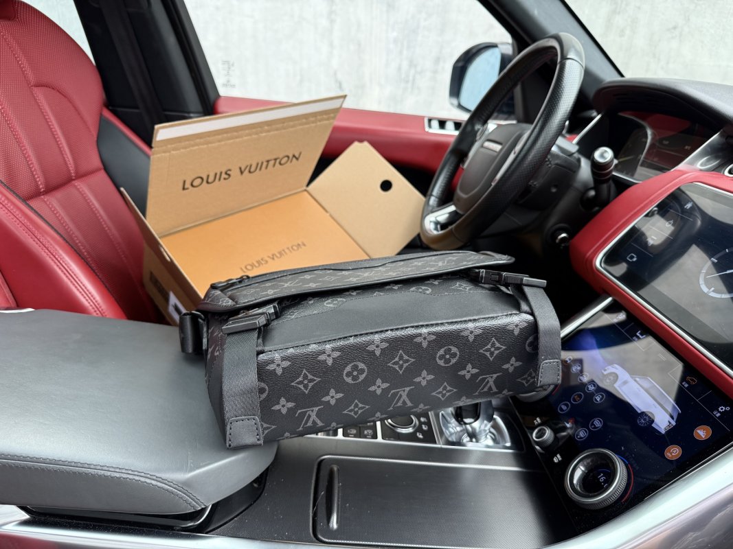 Louis Vuitton Messenger Voyager PM Black Shoulder Bag view