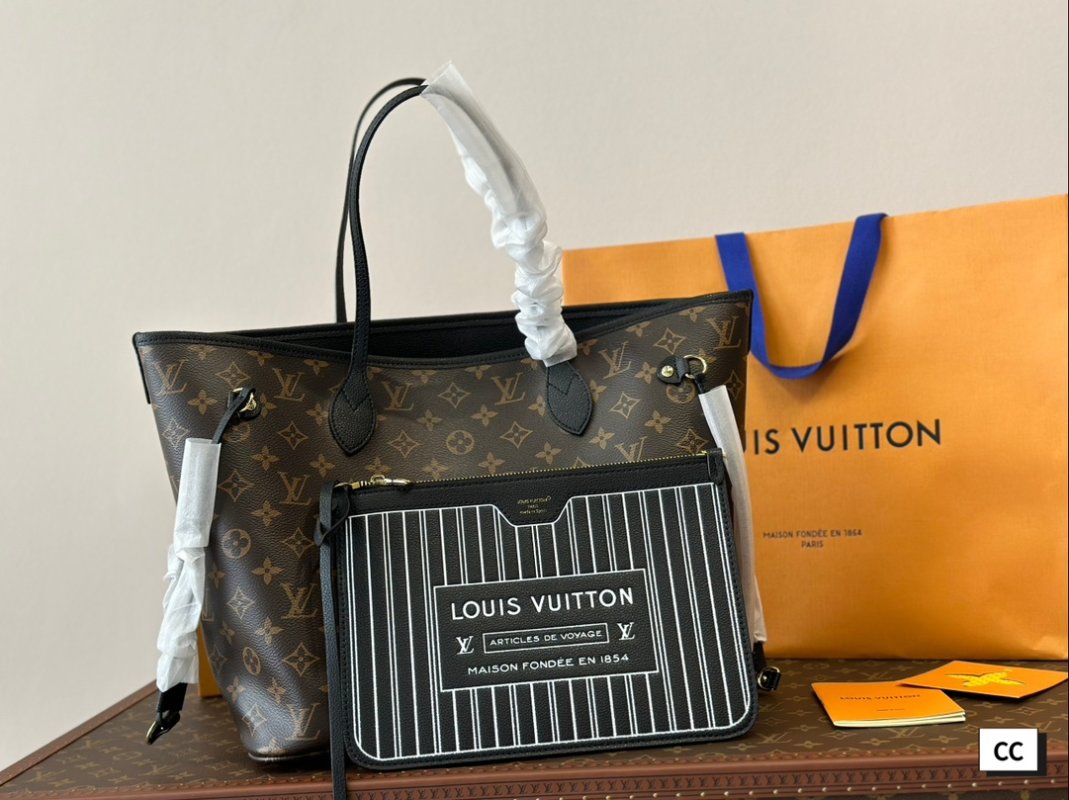 Louis Vuitton Neverfull MM Monogram Canvas Tote Bag view