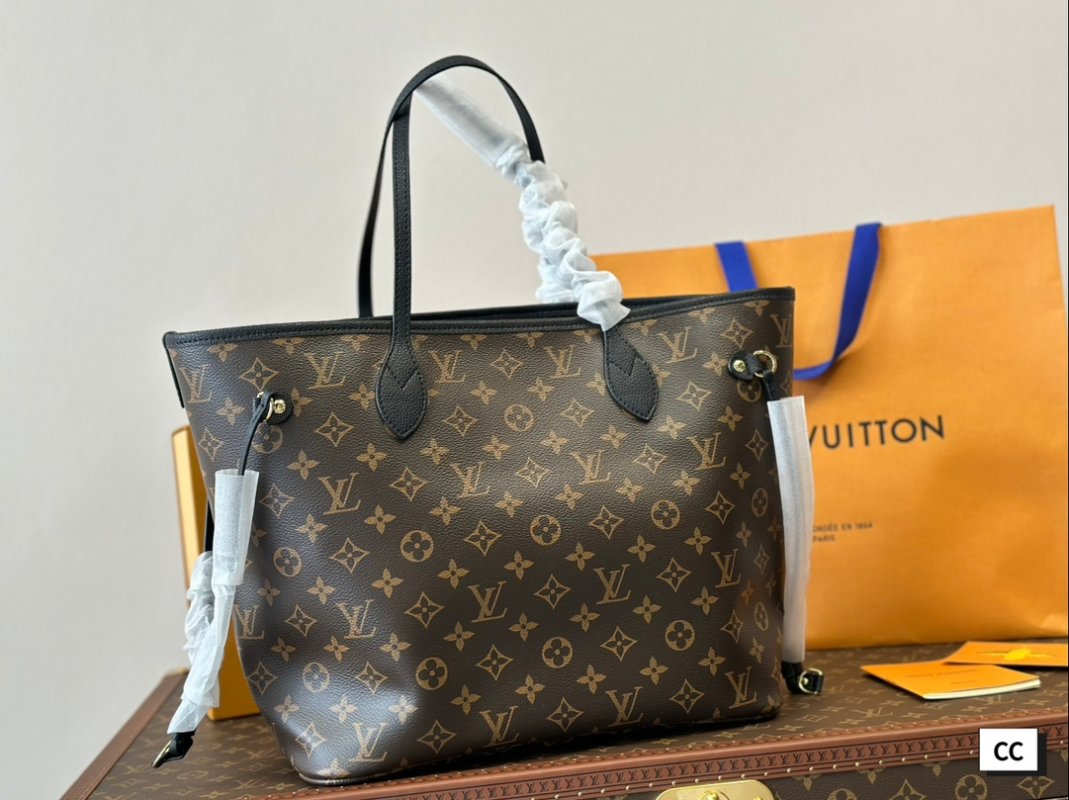 Louis Vuitton Neverfull MM Monogram Canvas Tote Bag view