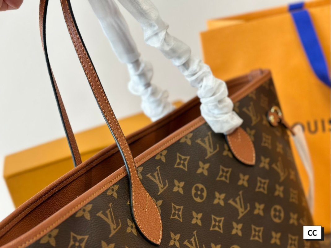 Louis Vuitton Neverfull MM Monogram Canvas Tote Bag view