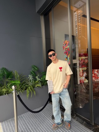 Ami Red Heart Logo Cream T-Shirt view 4