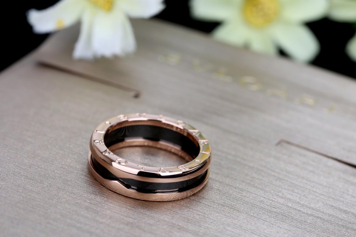 Bulgari B.Zero1 Black Ceramic & Rose Gold Ring view