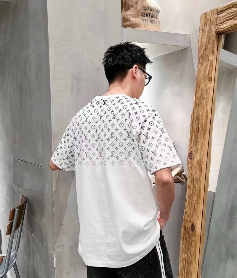 Louis Vuitton Monogram Short Sleeve T-Shirt White view