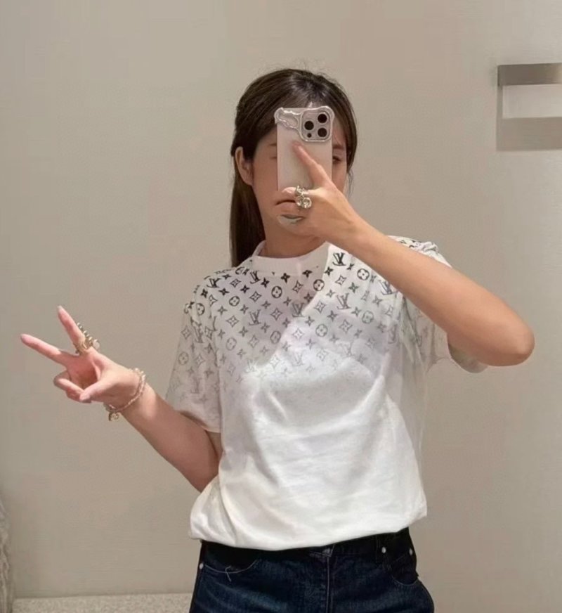Louis Vuitton Monogram Short Sleeve T-Shirt White view