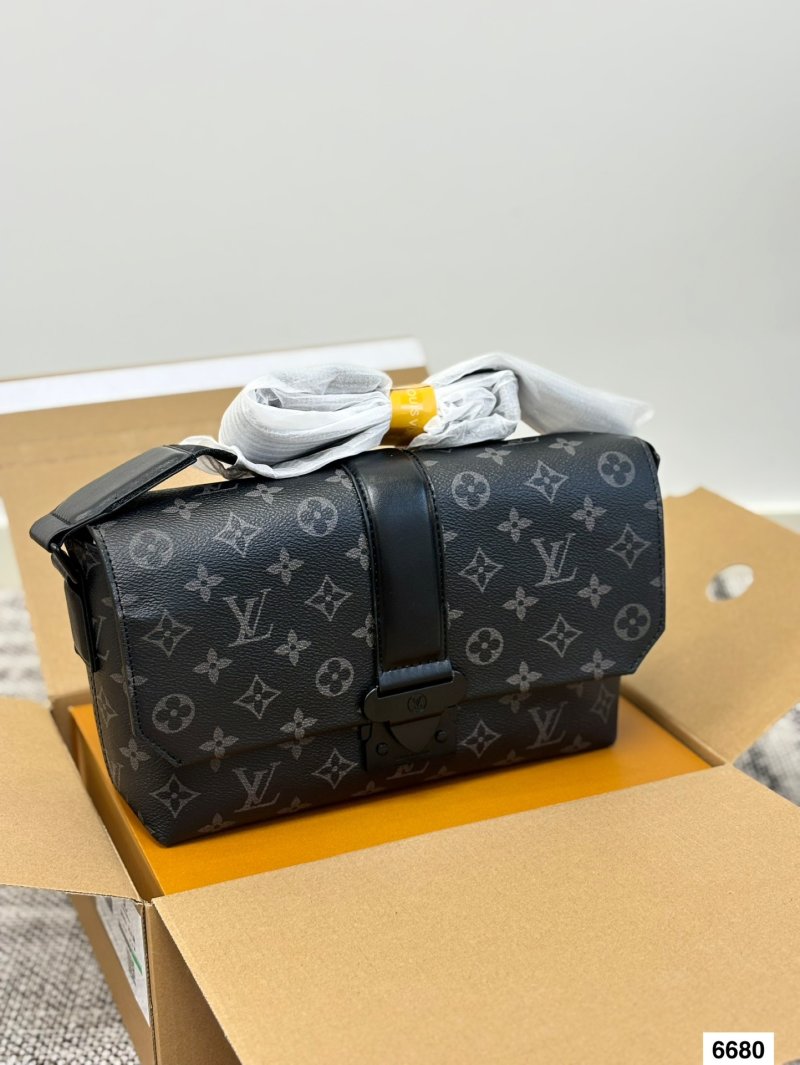 Louis Vuitton Monogram S-Cape Messenger Bag Black