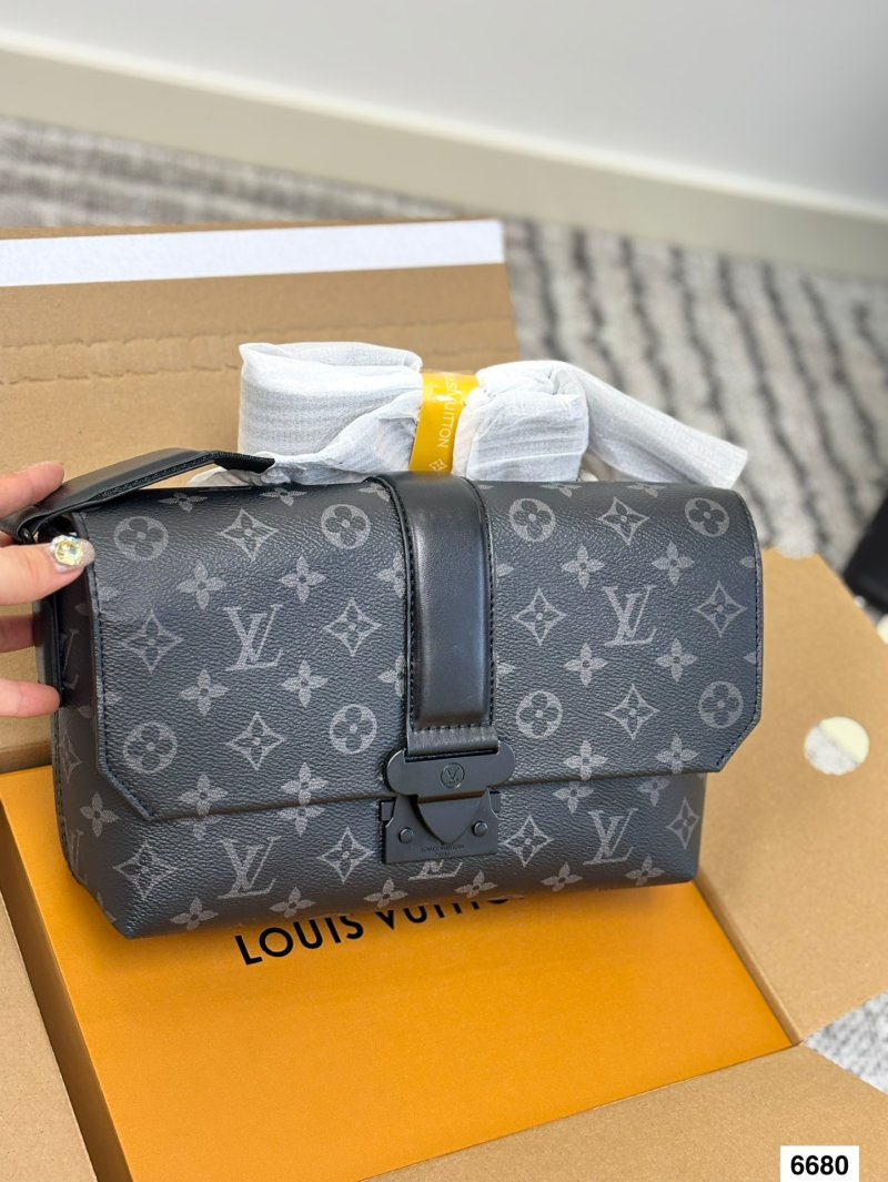 Louis Vuitton Monogram S-Cape Messenger Bag Black view