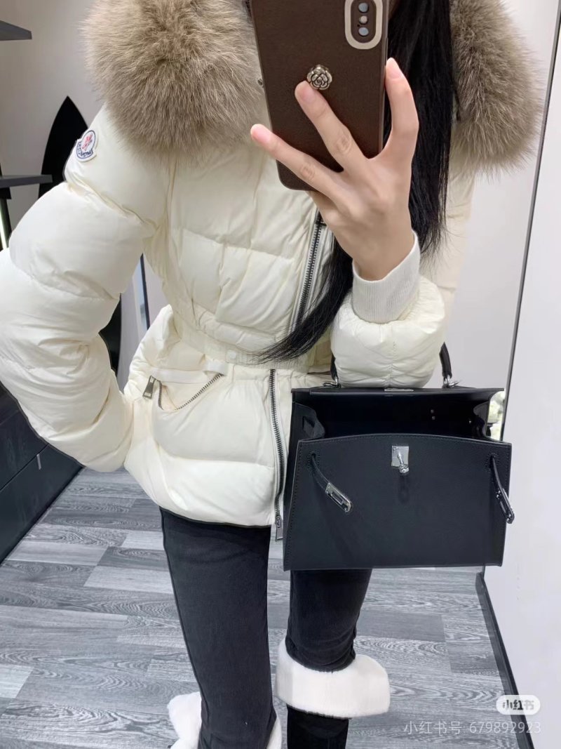 White Puffer Down Jacket with Faux Fur Collar