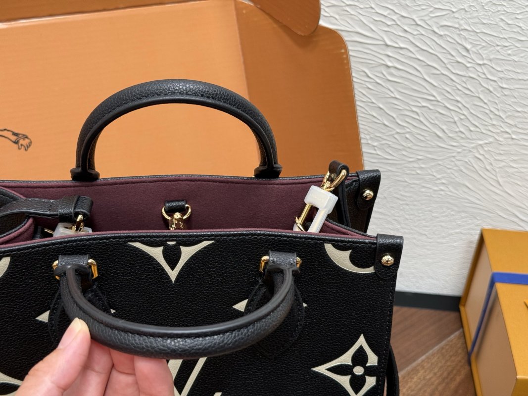 Louis Vuitton OnTheGo Monogram Tote Bag Black Cream 25cm view