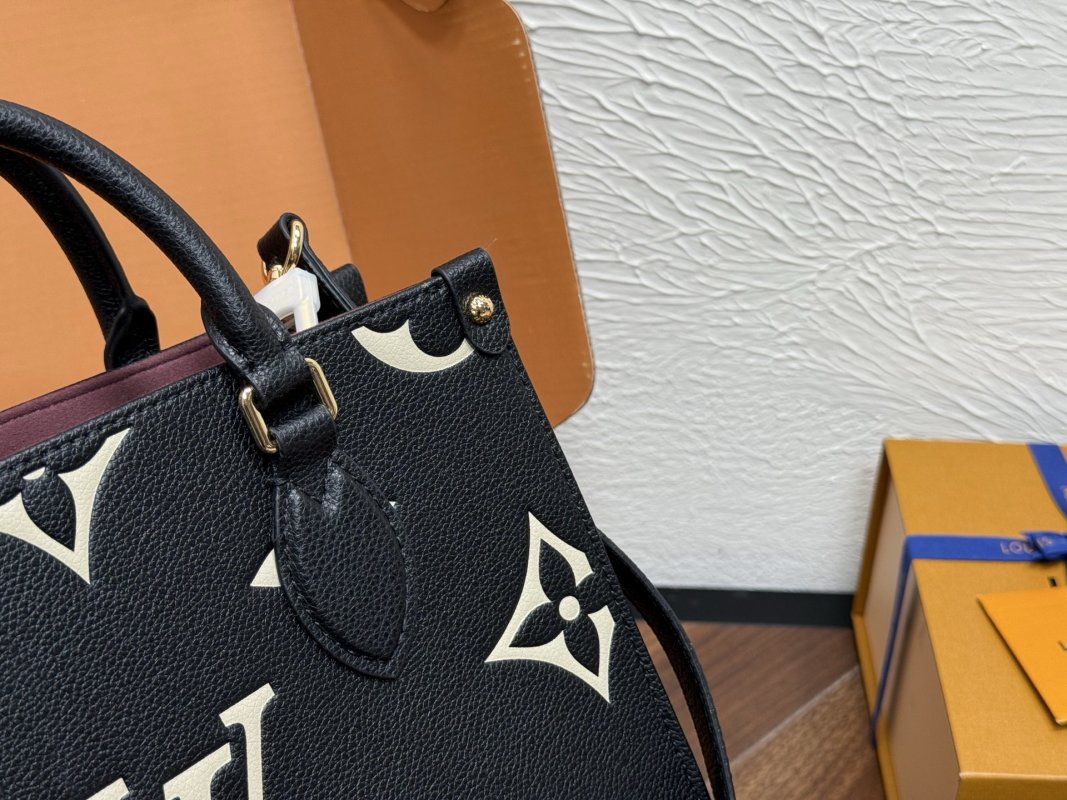 Louis Vuitton OnTheGo Monogram Tote Bag Black Cream 25cm view