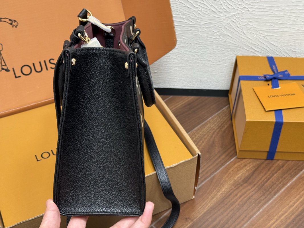Louis Vuitton OnTheGo Monogram Tote Bag Black Cream 25cm view