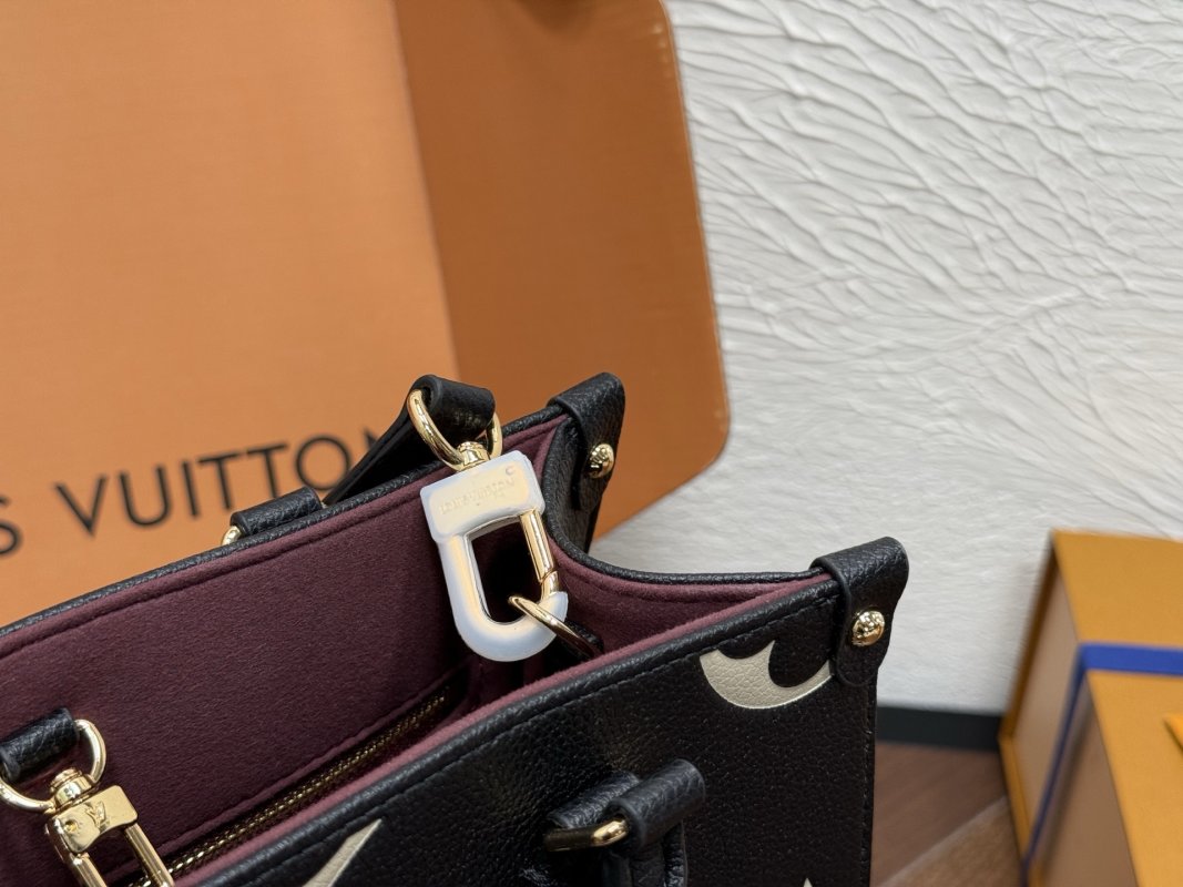 Louis Vuitton OnTheGo Monogram Tote Bag Black Cream 25cm view